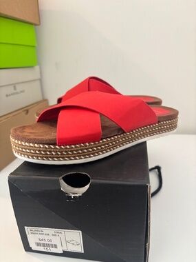 Shushop Mildred Coral Flat. Size 6